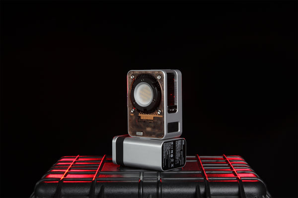 Zhiyun MOLUS X60 PRO RGB LED šviesa su pilnu spalvų spektru ir reguliuojamu ryškumu kūrybiniam apšvietimui